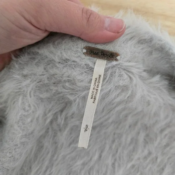 Free‎ People Fuzzy Cardigan Sweater Light Gray Open Pockets Womens Size Small - Picture 4 of 10